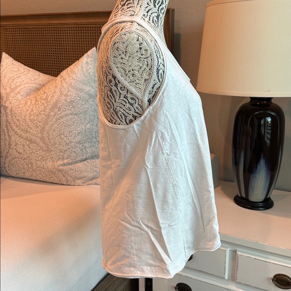 Aerie Flowy Boyfriend Tank Top Bundle - White and Pale Yellow - Picture 9 of 12